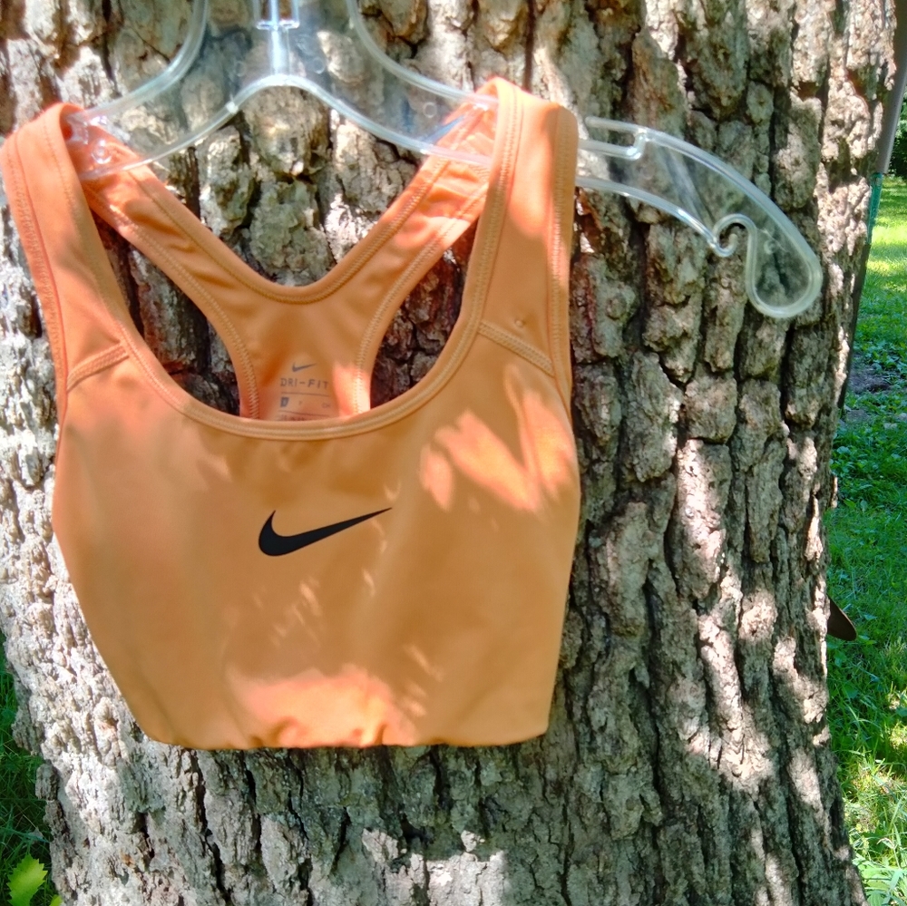 ⬇️ Price Drop!⬇️Nike Athletic Bra in size S